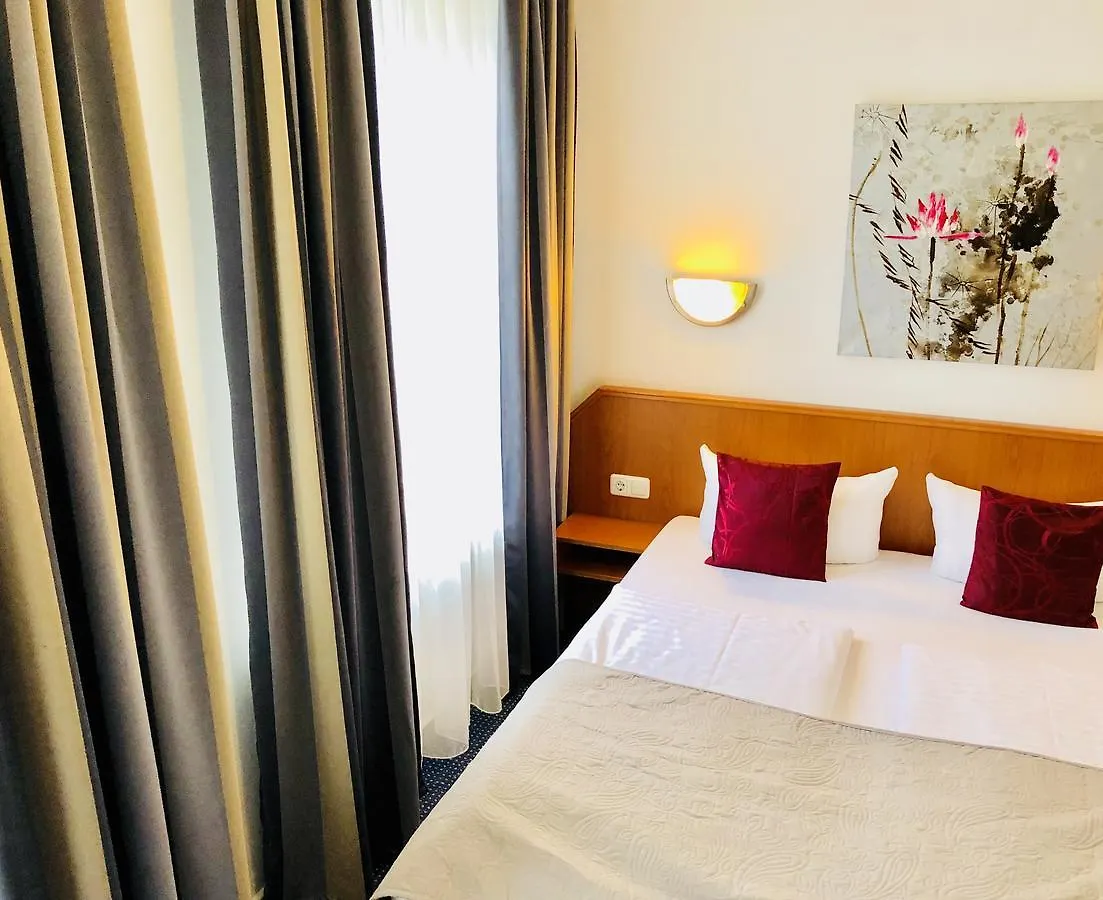 ***  המבורג Hotel Condor גרמניה