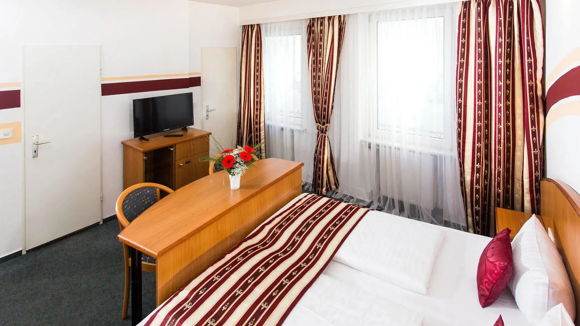 ***  המבורג Hotel Condor גרמניה